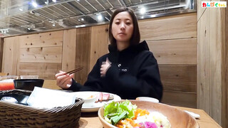 熟女人妻吃鸡啪啪 吃饭犯困 回房操逼就来精神 特会搞怪的大姐 被各种姿势输出 白浆四溢 内射
