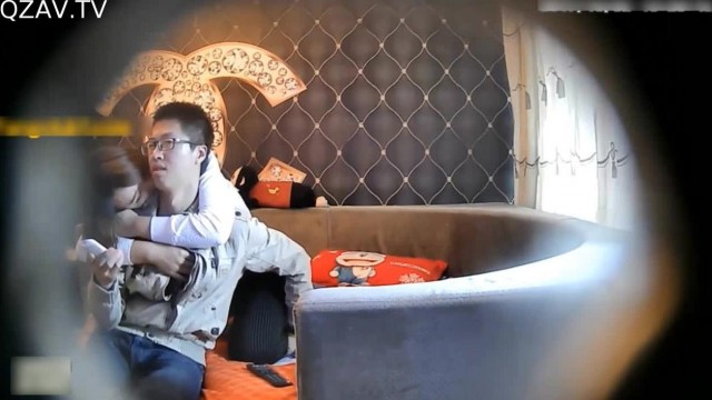 猥琐眼镜男艳福不浅与又主动又热情又漂亮的美女开房啪啪连干3炮一次比一次激烈美女很骚叫声诱人还淫语调情对白淫荡