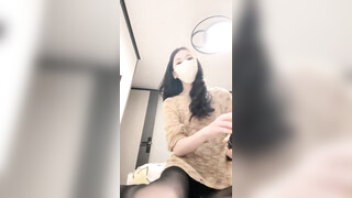 【西北北】很火爆的女神，回归颜值区了，翻版柳岩，貌美如花，粉嘟嘟的鲍鱼，小菊花完美收缩，刺激好看 (2)