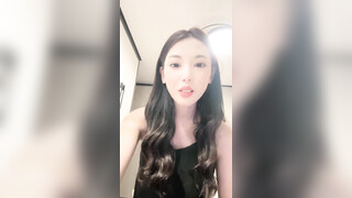 【西北北】很火爆的女神，回归颜值区了，翻版柳岩，貌美如花，粉嘟嘟的鲍鱼，小菊花完美收缩，刺激好看 (2)