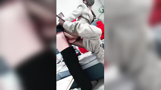 70后美妈妈 ·不惧时光优雅到老：粉丝弟弟的肉棒好粗好长，插到妈妈的花心了，射了好多！