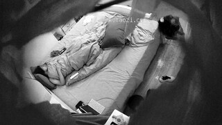 最新流出酒店偷拍碎花长裙美女长途火车见男友少不了开房激情啪啪
