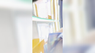 商城跟随偷窥跟小男友逛街的JK眼镜美眉 身材娇小 搂搂抱抱好不亲热 花内内小屁屁