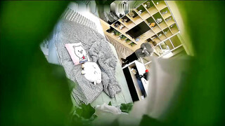 新片速递酒店偷拍假期秃顶姐夫偷偷领着小姨子开房偷情强迫小姨子给他舔鸡巴
