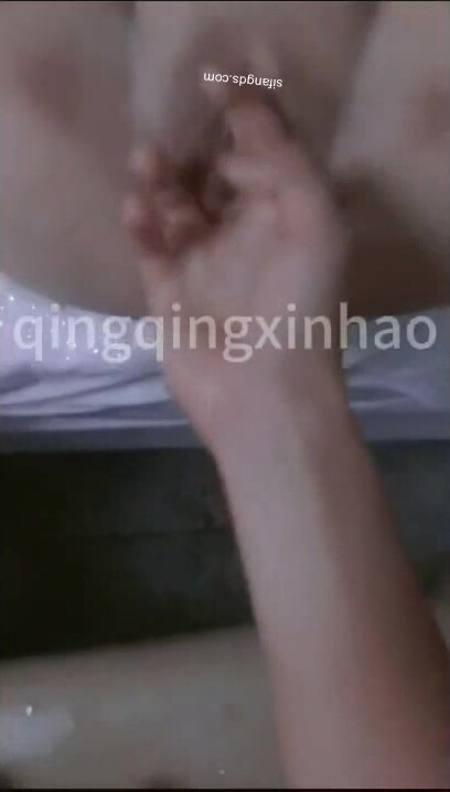 【清】大学生美少女，深夜户外啪啪，蜜桃臀后入娇娃浪叫，性爱不停刺激 (1)
