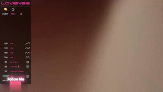 妖艳小骚货【reaowna】圣诞情趣装，白色网袜，拉珠爆菊花，口塞大黑牛玩穴，极度风骚淫荡