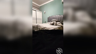 巨乳妈妈第一次给我口交