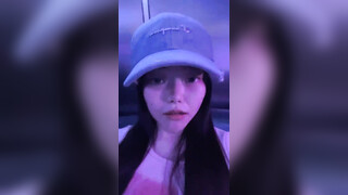 【03年安琪拉】酒吧嗨喝醉，厕所全裸狂吐，酒店开房自慰，多么激情四射的一夜，刺激！ (3)