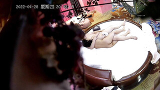 《萤石云破解》中年大叔情趣酒店约炮极品身材的美少妇各种姿势啪啪