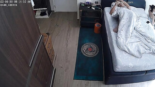 家庭摄像头破解真实偸拍，好身材高颜值小姐姐居然被一个肥猪满身纹痞子男玩肏，好白菜真是让猪拱了 (4)