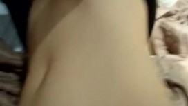 和女友在家裡做愛，忍不住射裡面了！