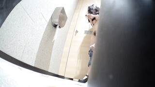 7月最新流出魔手外购精品厕拍大神潜入美食城女厕偷拍醉酒走路晃悠的美女呕吐两个大奶露出来