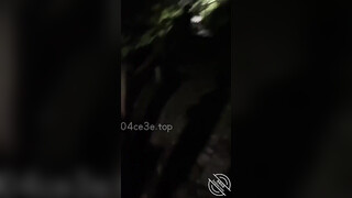 【极品母子通奸】妈妈的丰乳肥臀 给老妈安排开档瑜伽裤 户外人前玩露出 太刺激了上山打野炮 后入被榨内射