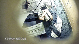 【酒店偷拍】极品身材学生妹独自等男友一天，来了就马上干一炮，偷窥佳作必看！26日晚上
