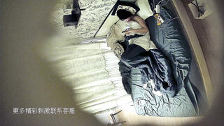 【酒店偷拍】极品身材学生妹独自等男友一天，来了就马上干一炮，偷窥佳作必看！26日晚上