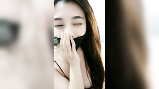 【鱼幼微】兄弟们！这奶子好大啊，道具自慰~疯狂喷水，水柱从逼逼射出，量大管饱，只能说好牛逼 (1)