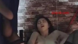 百度云泄密流出视图浙江美术学院气质美女大学生吴X晶学生宿舍拿震棒自嗨对着镜子自拍极品好身材