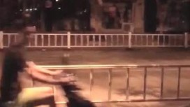 唯美MV风格露出达人萍萍系列第4部 开档丝袜无下装夜行大马路