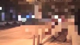 唯美MV风格露出达人萍萍系列第4部 开档丝袜无下装夜行大马路