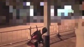 唯美MV风格露出达人萍萍系列第4部 开档丝袜无下装夜行大马路