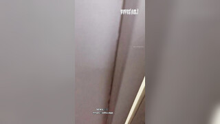中年夫妻淫荡的思想，竟然有乱伦情结,求了半天，媳妇终于岔开了，就这样把腿岔开对着自己儿子，太淫荡了！ (1)