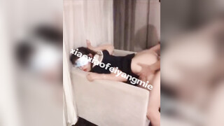 【是小肥羊呀】NTR绿帽淫妻大神 超极品小母狗多人运动，淫乱不堪！轮流爆操！把小娇妻调教成小母狗，全程高能 2 (1)