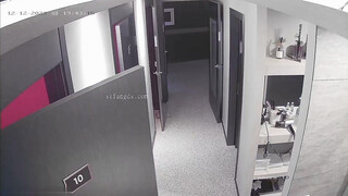 黑客破解夜店化妆更衣室监控偷拍小姐服务完客人洗澡化妆更衣