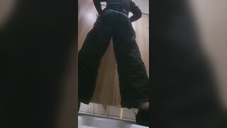 十二月新流出私房大神极品收藏商场女厕全景后拍系列长靴美女一撮性感的黑毛