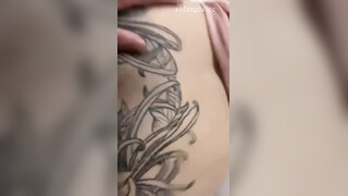 极品反差婊快手林楠爱健后入打桩纹身精神小妹，纹身妹艹起来感觉十足！