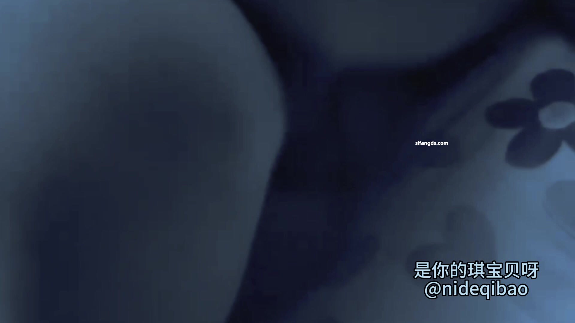 【是你的琪宝贝呀】最新流出极品淫妻多P给老婆找两个黑人，狂草才能满足，淫妇嗷嗷叫刺激 (1)