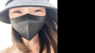【nainai2002】最新新一代高挑露出女神在优衣库更衣间玩露出换衣后，喜欢在咖啡厅、商场、公共卫生间、服装店更衣间玩露出 (1)
