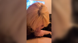 【云盘高质露脸泄密】叛逆黄毛精神小妹，与金主真实性爱自拍流出，舔脚扇脸掐脖啪啪调教