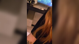 【云盘高质露脸泄密】叛逆黄毛精神小妹，与金主真实性爱自拍流出，舔脚扇脸掐脖啪啪调教
