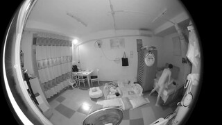 黑客破解家庭网络摄像头偷拍年轻夫妻的日常性生活少妇半夜总是 迷迷糊糊被舔逼一顿操 (3)