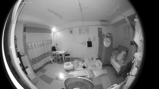 黑客破解家庭网络摄像头偷拍年轻夫妻的日常性生活少妇半夜总是 迷迷糊糊被舔逼一顿操 (3)