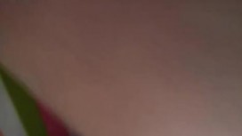 出租屋和刚才乡下出来的打工妹女友啪啪没啥性经验教她尝试各种姿势啪啪