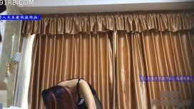 男人爱风流桑拿会所包房点了一位刚来不久的年轻美女技师跳艳舞挑逗丰满肥臀妹子被操疼了国语对白1080P原版
