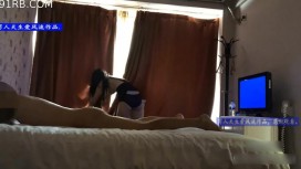 男人爱风流桑拿会所包房点了一位刚来不久的年轻美女技师跳艳舞挑逗丰满肥臀妹子被操疼了国语对白1080P原版