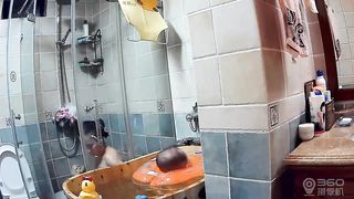 【360水滴居家系列无水印】-稀缺家庭摄像头偷窥第六部-换衣洗澡啪啪各种裸体记录贵在真实720P