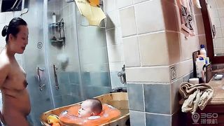 【360水滴居家系列无水印】-稀缺家庭摄像头偷窥第六部-换衣洗澡啪啪各种裸体记录贵在真实720P