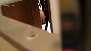 【空姐厕拍】某国际酒店大型航空公司会议洗手间肆意拍摄，美女撒尿更衣换卫生巾，高清1080P