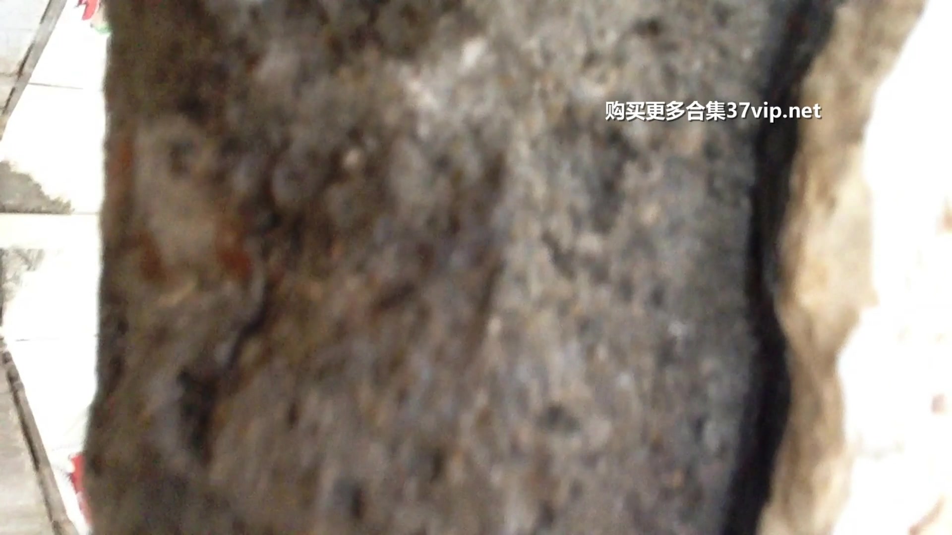 女厕偷拍穿白丝袜的小妹妹 