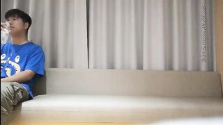 小宝寻花约了个性感白衣萌妹子，沙发舌吻调情口交摸逼，再到床上骑乘后入猛操