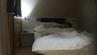 羞羞的人妻第一部 直呼爸爸受不了 疫情封锁大半年没操B了 完美露脸