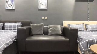 男爵全国探花约了个长相甜美高颜值妹子，穿上黑丝高跟鞋口交骑乘站立后人猛操