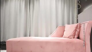 小宝寻花高颜值包臀裙外围妹子，穿上黑丝舔奶口交扣逼大力猛操