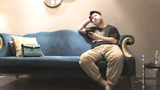 【小宝寻花】第二场约了个苗条大奶高颜值妹子，近距离拍摄口交上位骑乘抽插呻吟