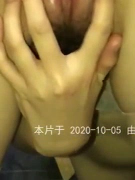 露脸调教炮友的大屁股 主动撅起来