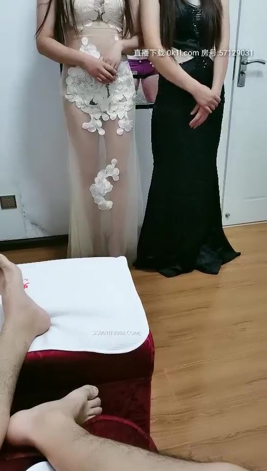 【Z先生探花】广东大哥深入足浴选妃偷拍，双飞小姐姐服务周到身材棒，后入白皙翘臀劲爆激情，高清源码录制【水印】