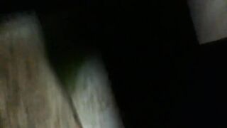 一直对邻居小少妇有感觉意淫好久了终于找到机会鼓起勇气趴窗偸拍她洗澡想不到奶子这么饱满差点没忍住冲进去